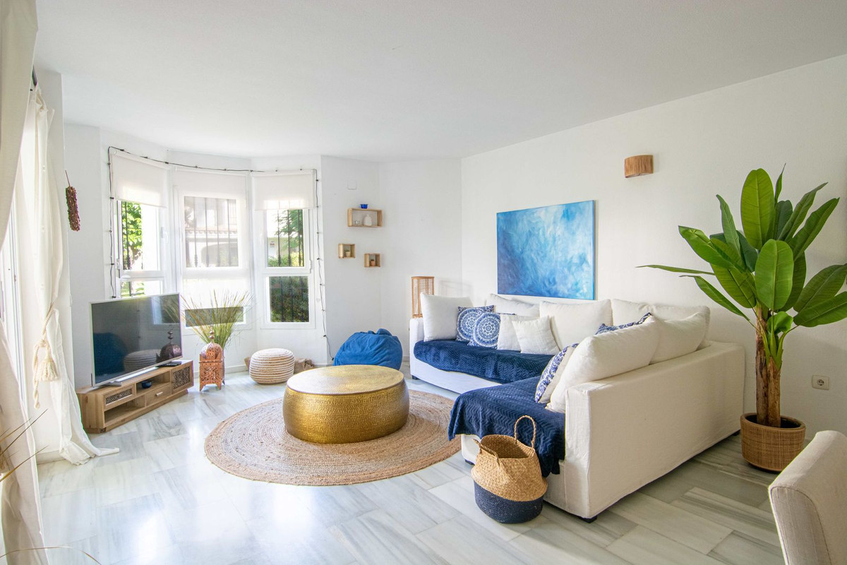 2 bedroom , 2 bathroom apartment at Los Naranjos de Marbella